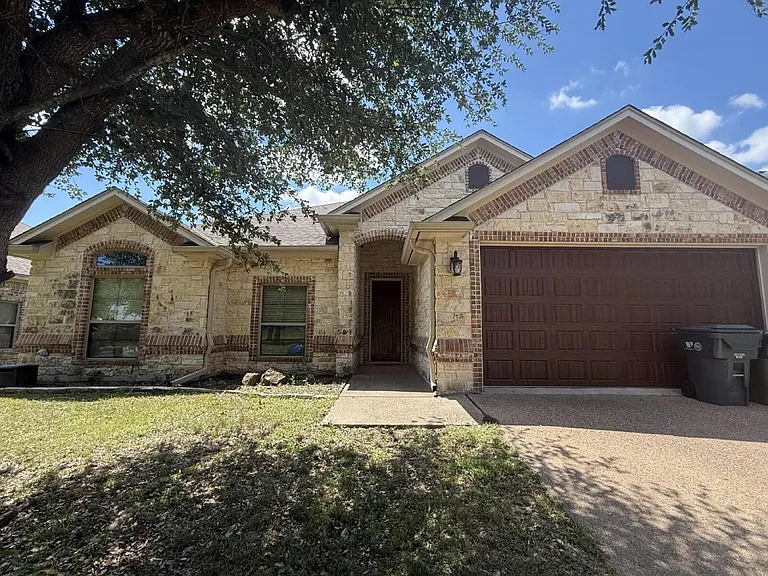 9804 Houston Dr — Photo 5