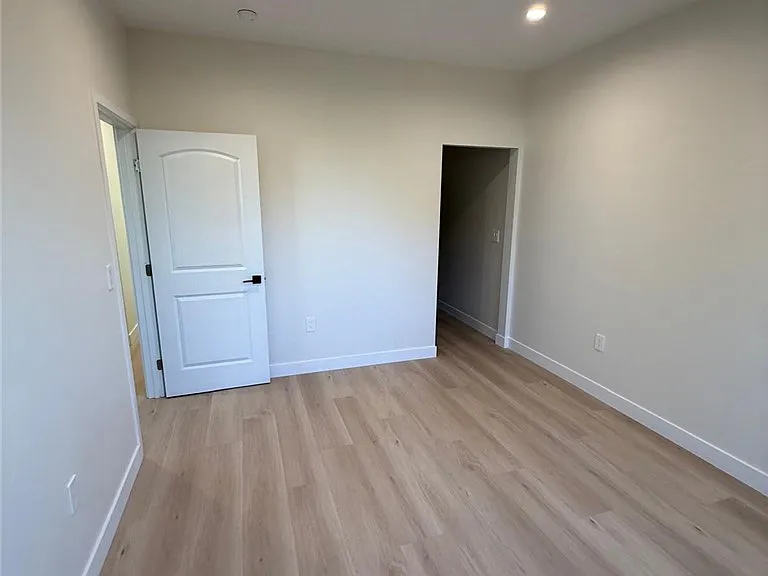 8603 Delco Ave — Photo 40