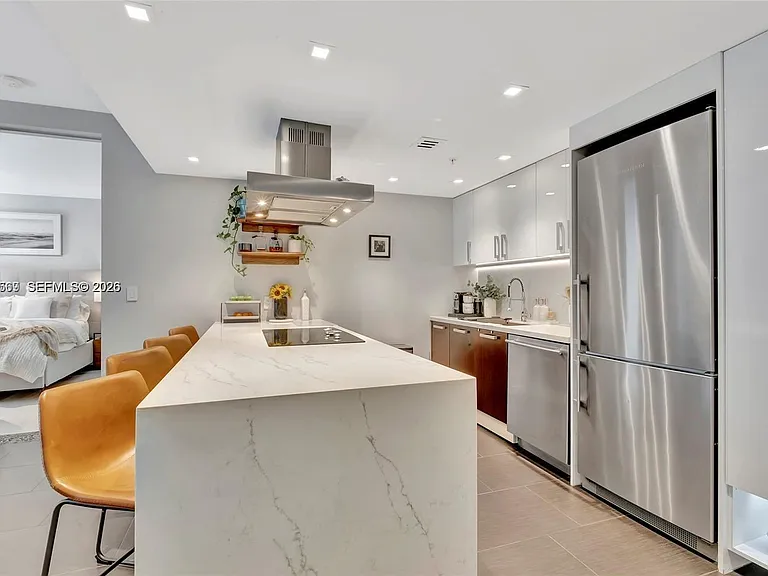 720 NE 62nd St #307 — Photo 11