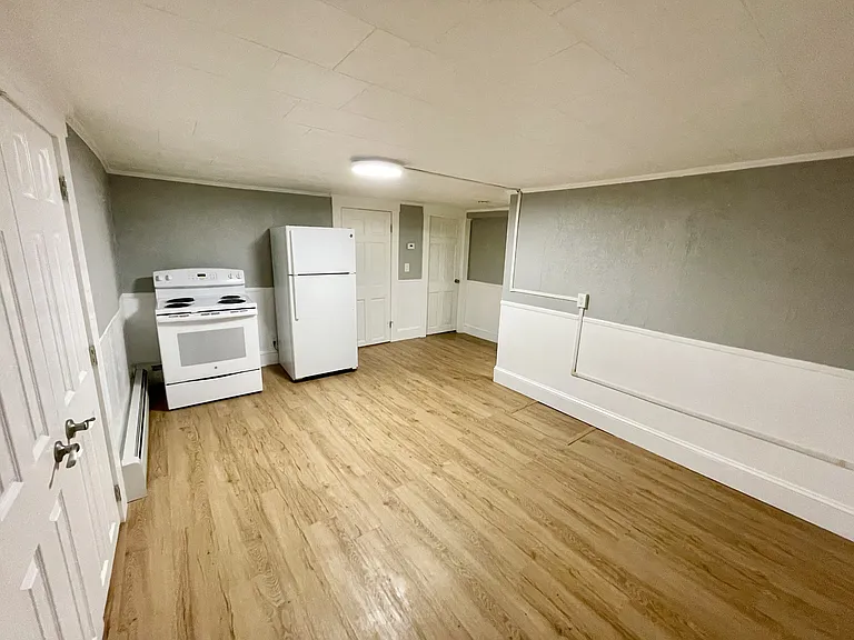 13 Regan St #B — Photo 4