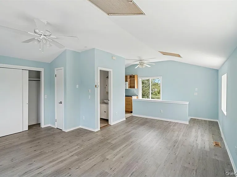 35 Gardners Ln — Photo 18