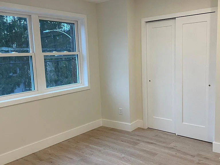 413 N Olive St — Photo 8