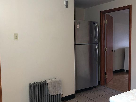5th image of 521 Dickinson St #3