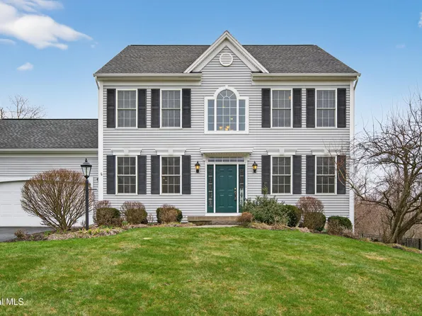 39 Outlook Dr S, Mechanicville, NY 12118