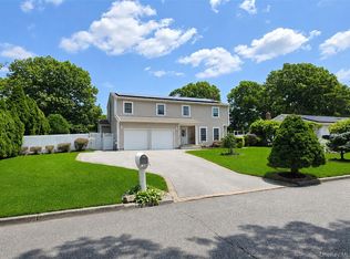 17 Carriage Lane, Centereach, NY 11720