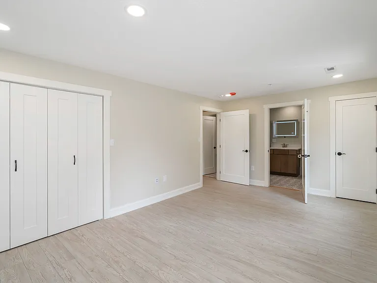 100 E Tennessee Ave #102 — Photo 17