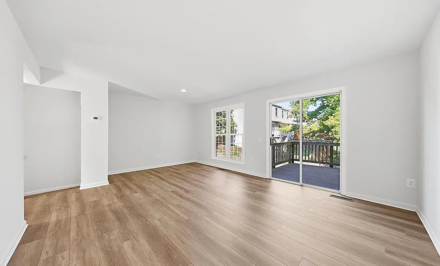 3 bed, 1.5 bath, 1520 sqft, $2,150 — Photo 2