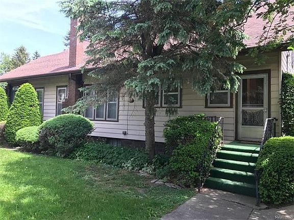4th image of 4278 Huron St