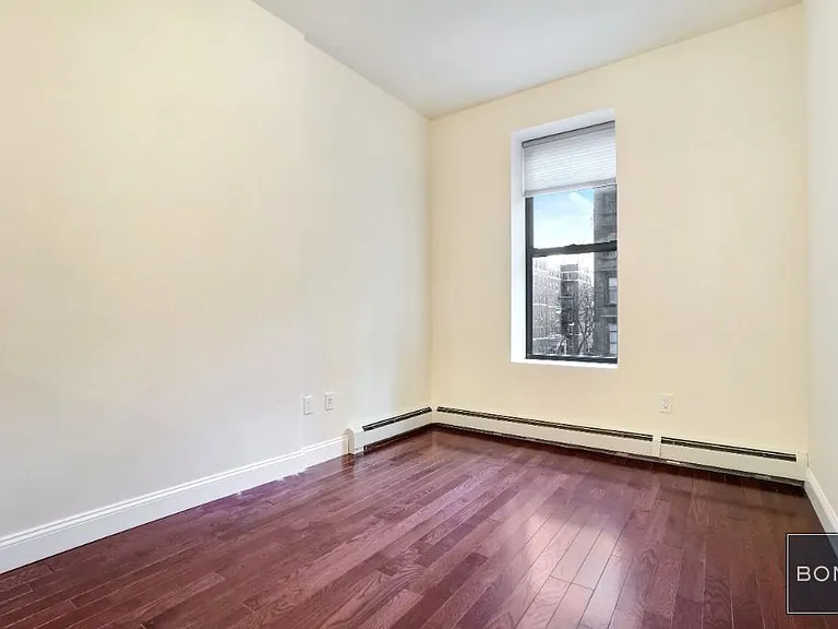932 8th Ave #3 — Photo 5