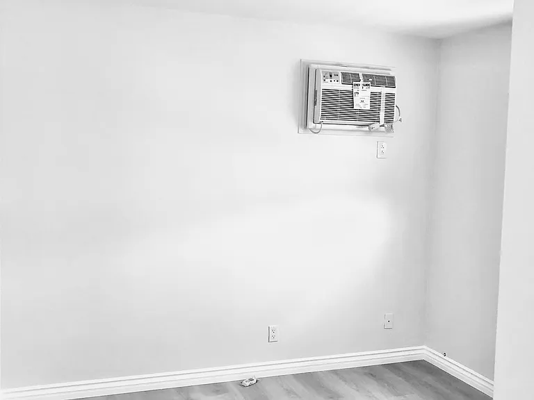 1347 W 23rd St #2 — Photo 6