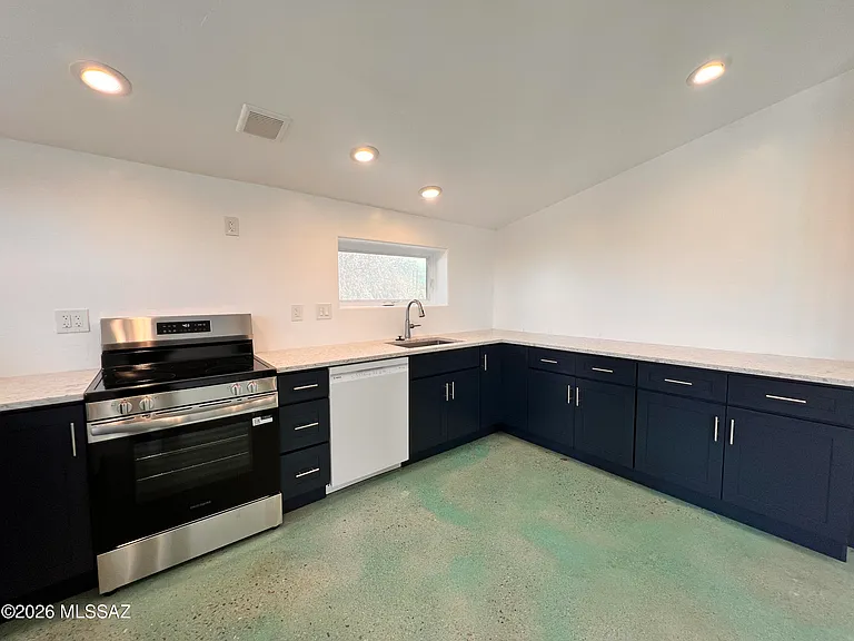 8751 N Burke Dr — Photo 8