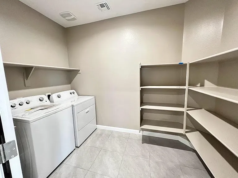 1377 W Highland Rd — Photo 20