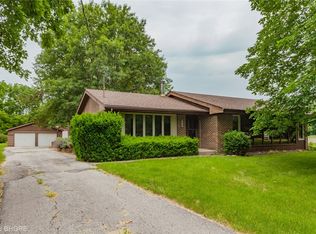 4406 E Oakwood Dr, Pleasant Hill, IA 50327