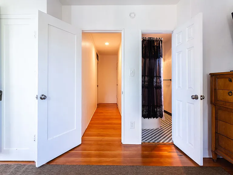 5296 Alta Vista St #B — Photo 25