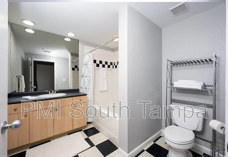 2421 W Horatio St #838 — Photo 20