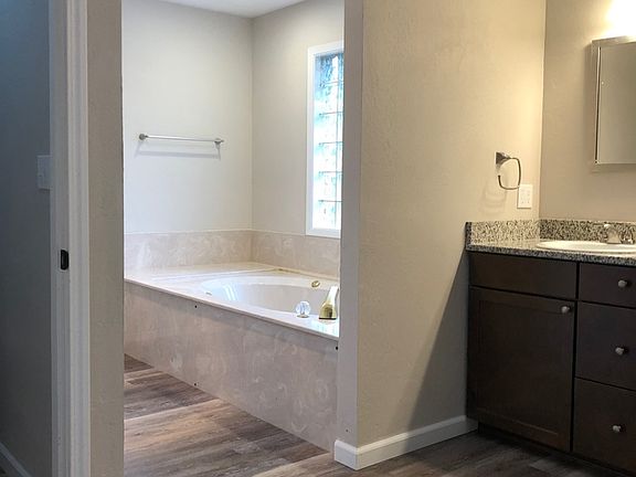 3rd image of 907 Mary Jane Ave #1