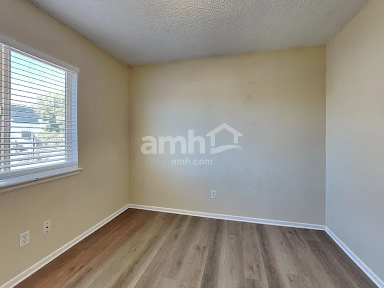 4051 N Orleans St — Photo 17