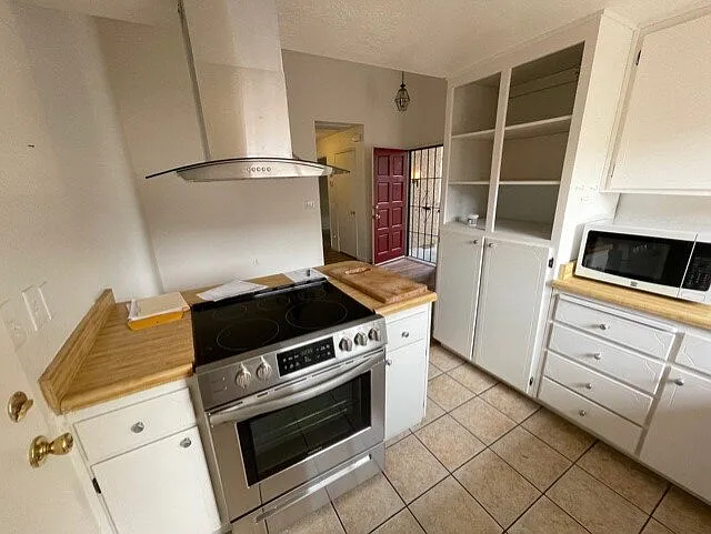 2 bed, 2.0 bath, 950 sqft, $1,795 — Photo 3