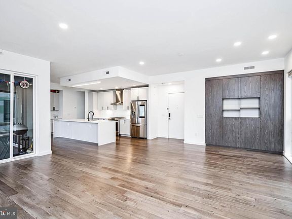 3rd image of 1501 N 31st St Penthouse 1