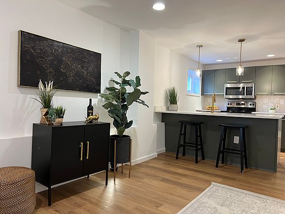 Welcome to 706 Taylor St NW!