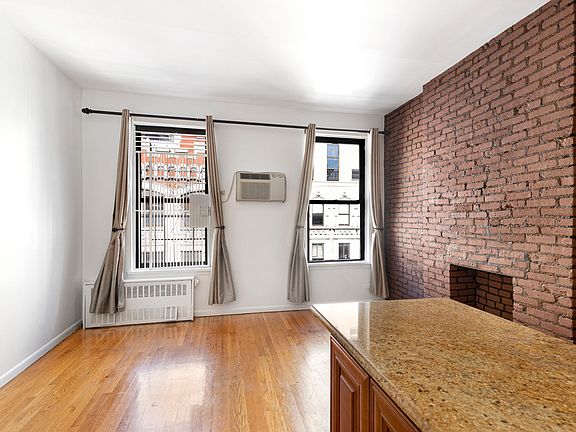 3rd image of 128 E 83rd St APT 5A