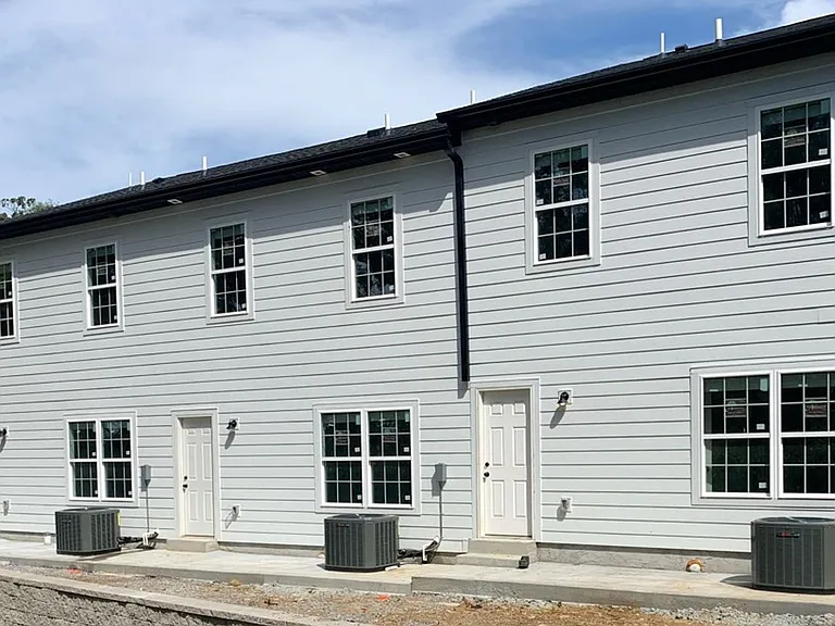 1410 Bluebird Rd — Photo 2