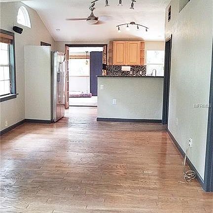 5th image of 2117 Eugene St