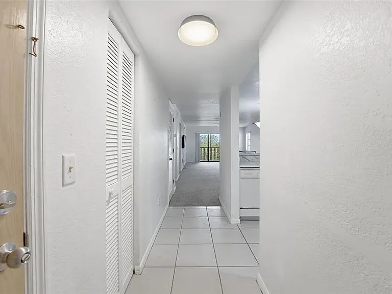 175 Kings Hwy #328 — Photo 1