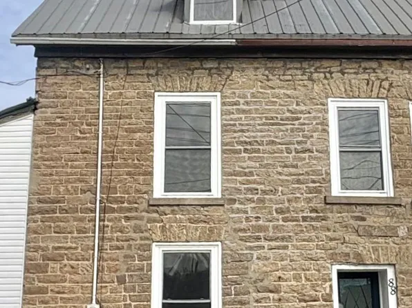 88 George St, Brockville, ON K6V 3V7
