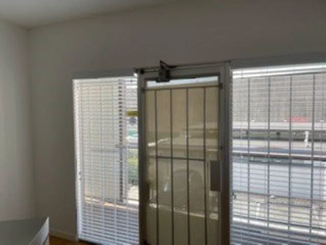 Studio, 400 sqft, $1,375 — Photo 2