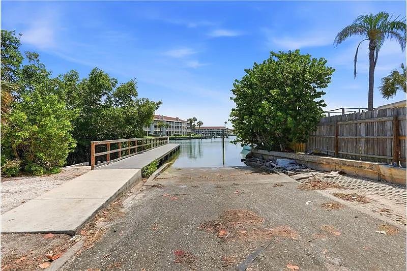 3 bed, 1.5 bath, 1402 sqft, $3,000 — Photo 2