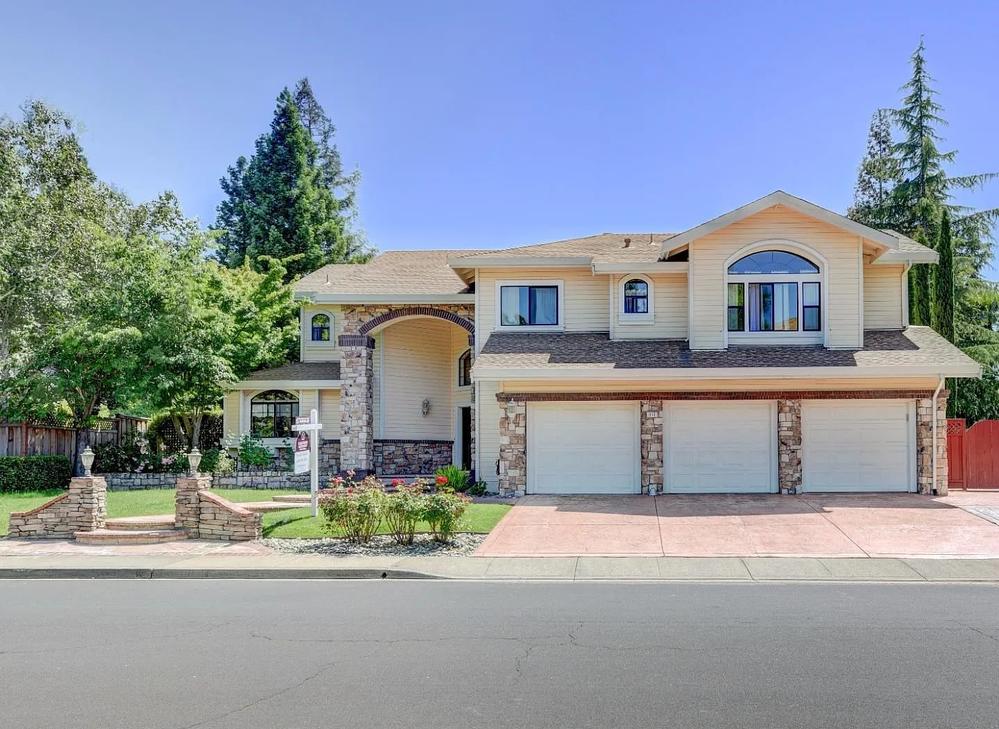 117 Tuscany Way photo 1