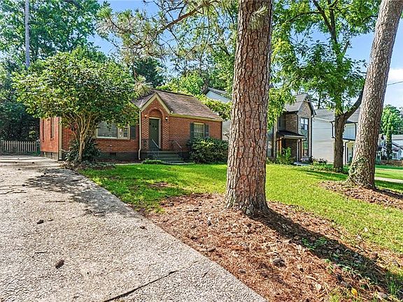 3rd image of 1511 Deerwood Dr