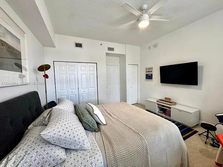 3001 NE 185th St #225 — Photo 15