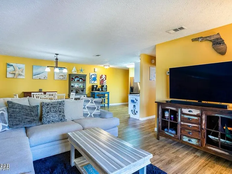 7125 N Lagoon Dr #C — Photo 5