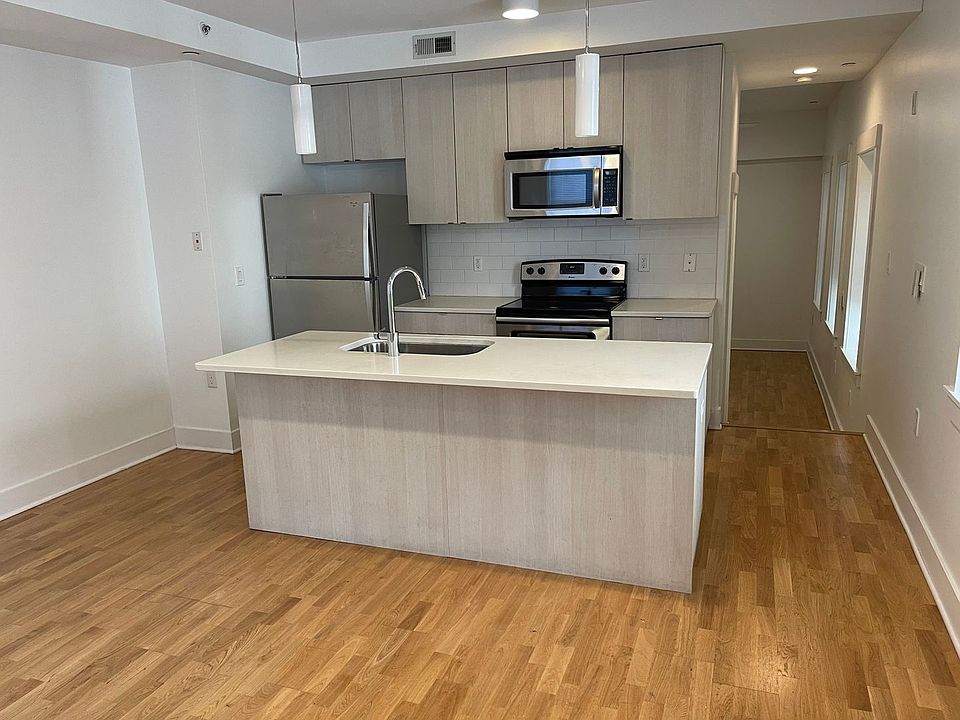 1st image of 1118 Broadway St APT 2