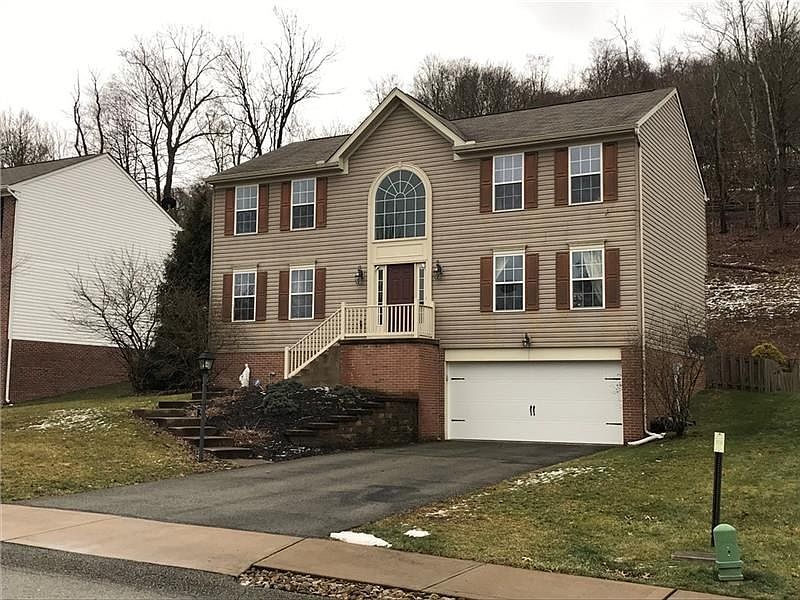 1st image of 134 Bradford Square Dr