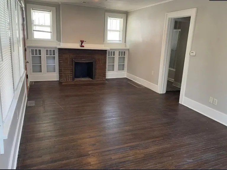 1852 S Market St — Photo 1
