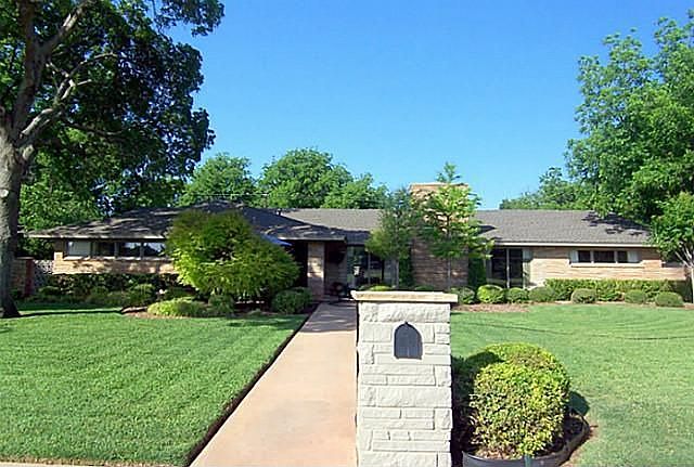 1st image of 1450 Woodland Trl