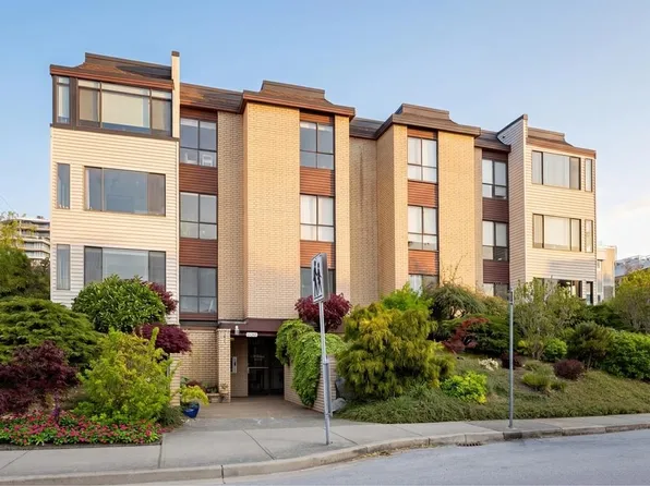 15265 Roper Ave #105, White Rock, BC V4B 2E9
