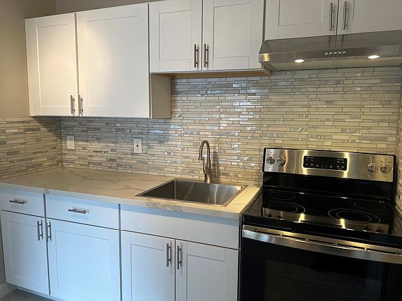 3rd image of 4909 NE Hazel Dell Ave #7