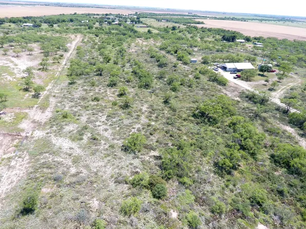 7343 Twins Ln, Miles, TX 76861