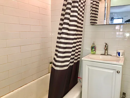 Rented by Douglas Elliman | media 16