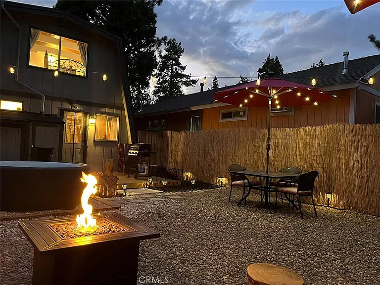 1056 Sierra Ave — Photo 20