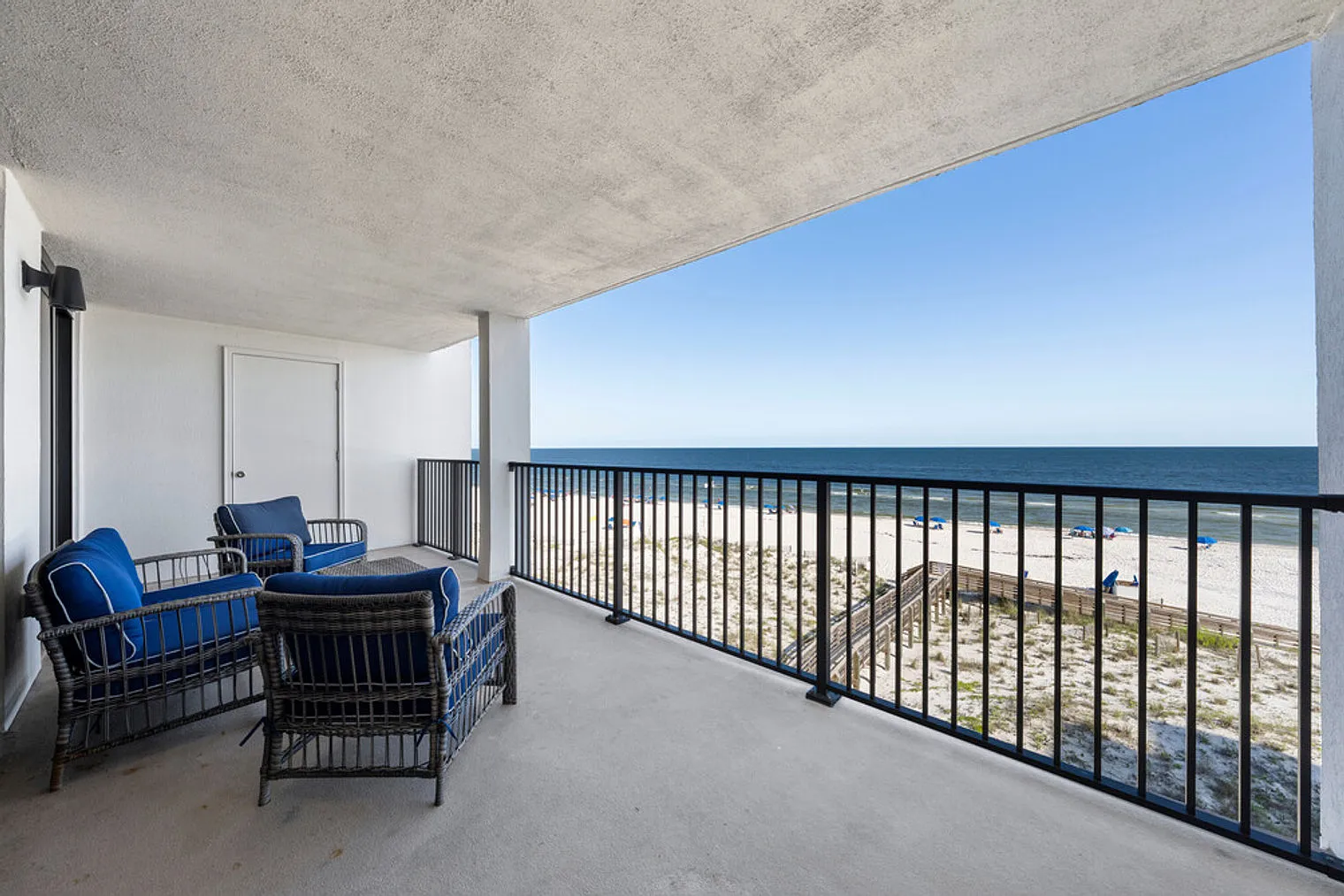2 bed, 2.0 bath, 1151 sqft, $3,240 — Photo 4