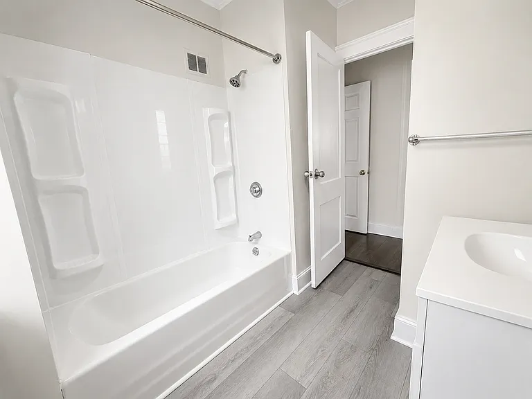 48 Court St #48 — Photo 10