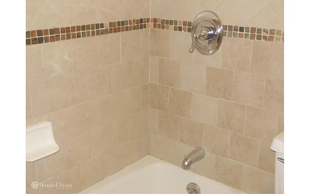 Rented by Douglas Elliman | media 19