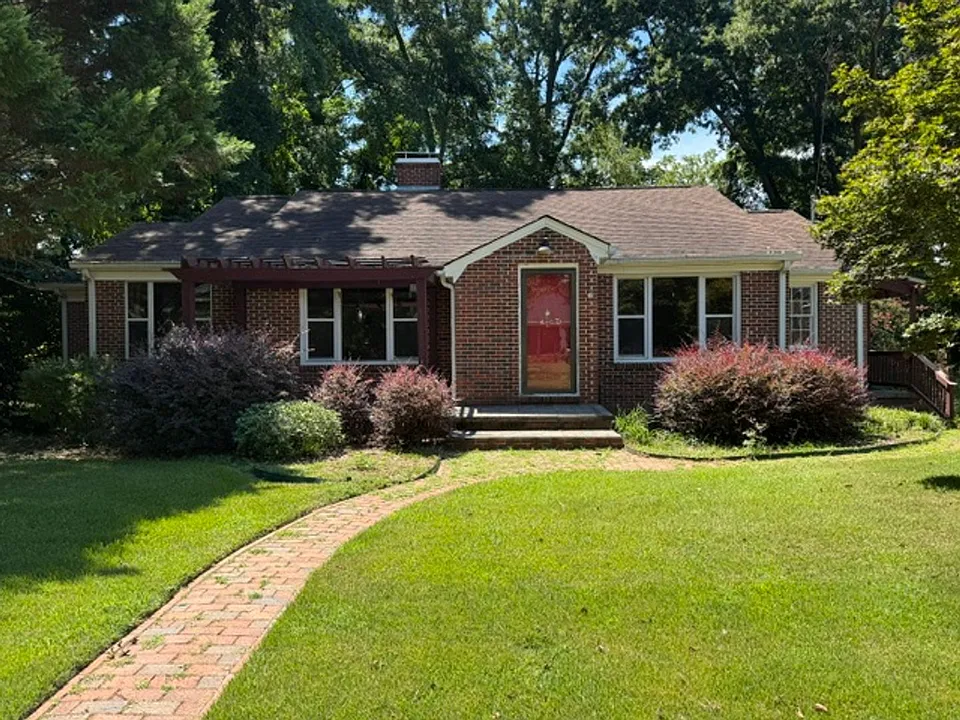 412 College Ave