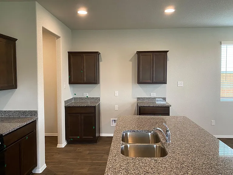 145 Free Stone Dr — Photo 9
