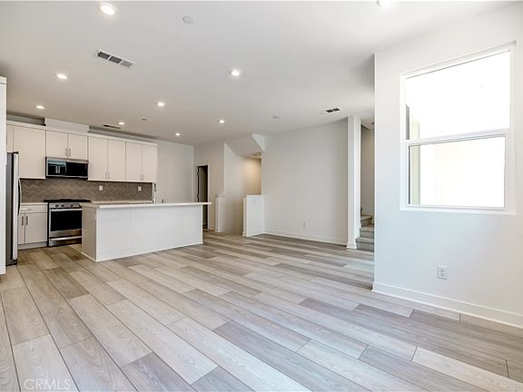 5th image of 1243 W Cara Dr